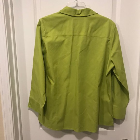 Gold Label Investments Green Button Down Blouse 14 - Picture 2 of 3